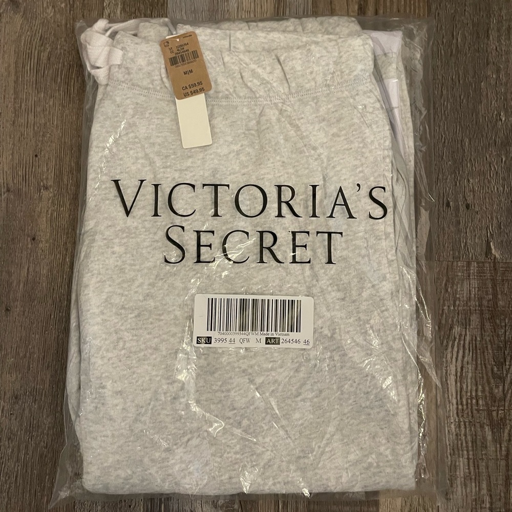 NWT PINK Heritage Fleece pants